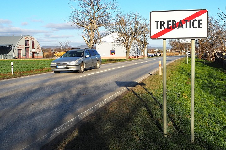 Okrem prieťahu Hornými Orešanmi kraj vynoví aj cestu Vrbové - Trebatice