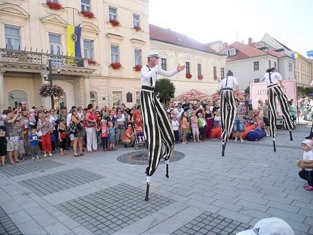 Kultúrny program na pešej zóne: Hudobné vystúpenia doplnia divadelné predstavenia