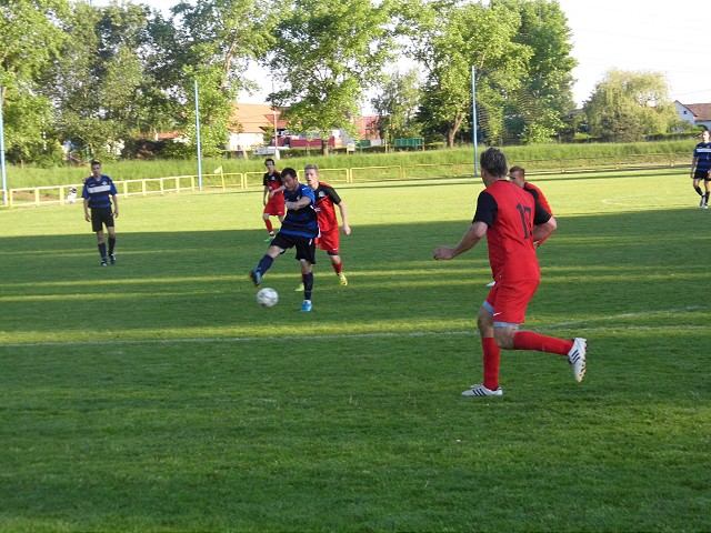 Futbal, OSB: Madunice v šlágri podľahli Borovciam, Pečeňady deklasovali Trakovice