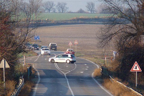 Tragická nehoda na ceste do Bieleho Kostola, po zrážke zomreli dve osoby