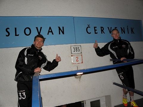 Spartakovci na návšteve v Slovane, Procházka dostal jasle