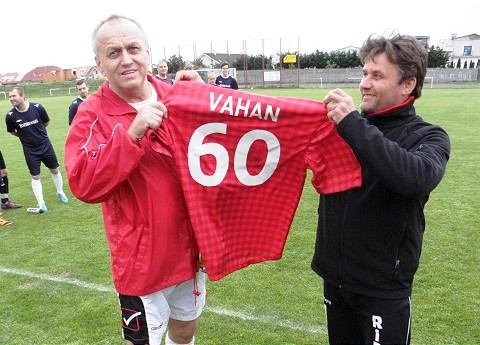 Šesťdesiatnik na trávniku: Vahan Adámek oslávil jubileum futbalom
