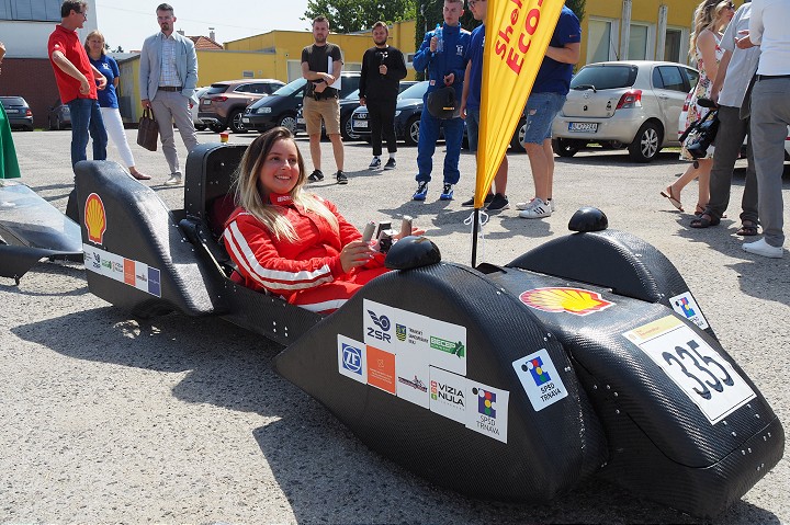 Stredoškoláci z Trnavy idú s vlastným vozidlom do Francúzska na preteky v úspornej jazde