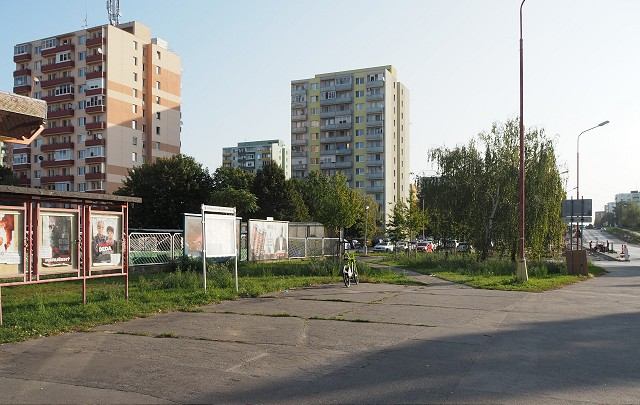 Na Spartakovskej ulici pri zimnom štadióne pribudne nové parkovisko