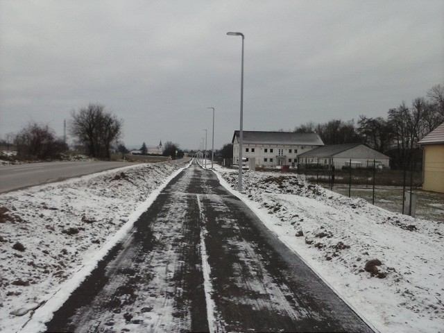 Z Paderoviec vedie do Jaslovských Bohuníc nový chodník, poslúži aj cyklistom