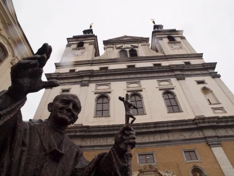 Trnava si pripomenula pápeža Jána Pavla II. odtlačkom na poštových zásielkach
