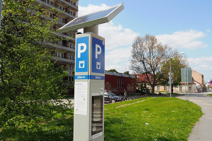 Parkovacie automaty v Trnave: Dodávateľ nevidí dôvod na odstúpenie od zmluvy