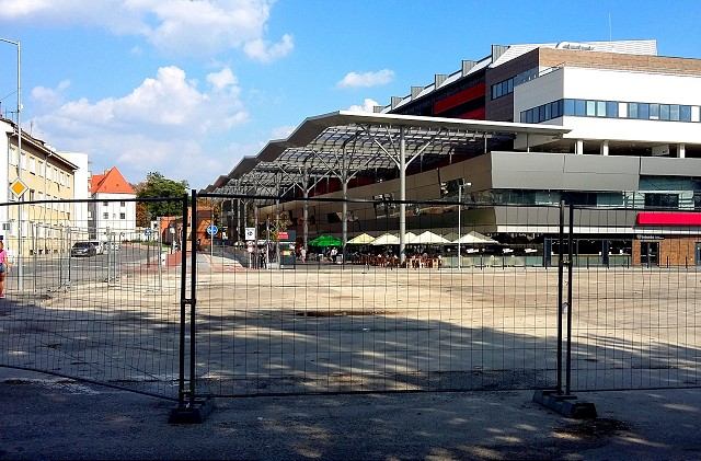 Bročka sa pokúsi od City-Areny získať späť pozemok, ktorým viedli hradby