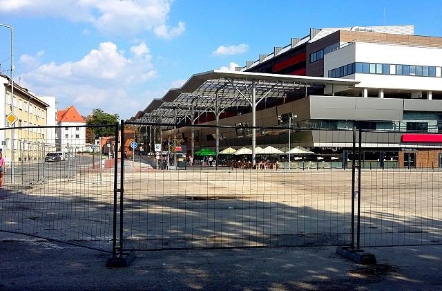 Bročka a Poór sa dohodli: City-Arena vráti časť parkoviska mestu