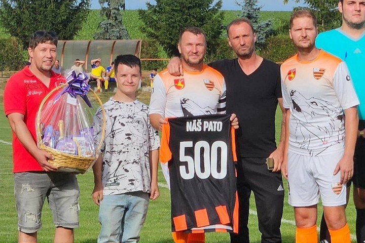 To sa len tak nevidí! Patrik Čerňanský odohral za Dolný Lopašov 500. zápas