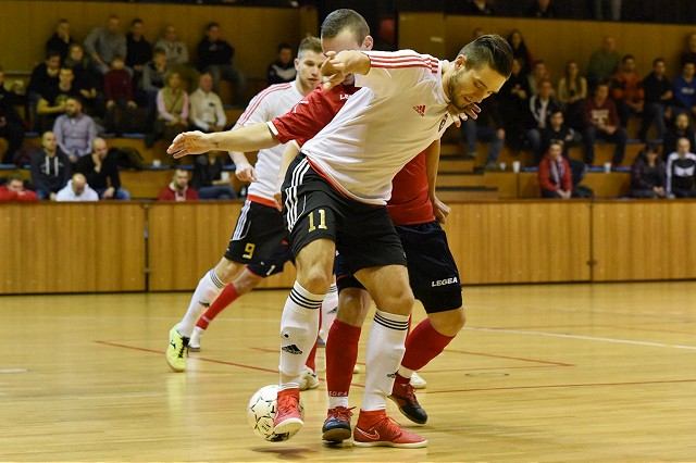Futsalisti Spartaka pred početnou kulisou podľahli silnému Lučencu