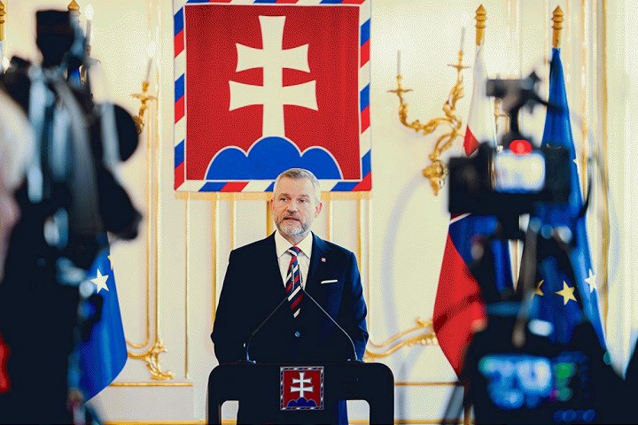 Prezident Pellegrini vyhlásil referendum, otázka o predčasných voľbách tam nebude