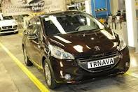 Automobilka PSA rozdávala vybraným školám nové Peugeoty