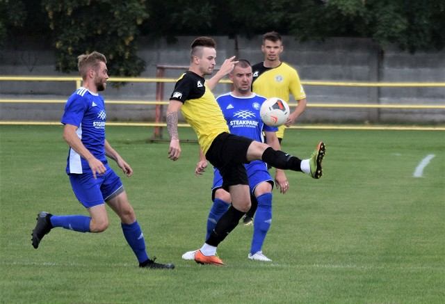 Futbal, 5. liga: Piešťany zdolali Špačince, naplno bodovali aj Zvončín a Horná Krupá
