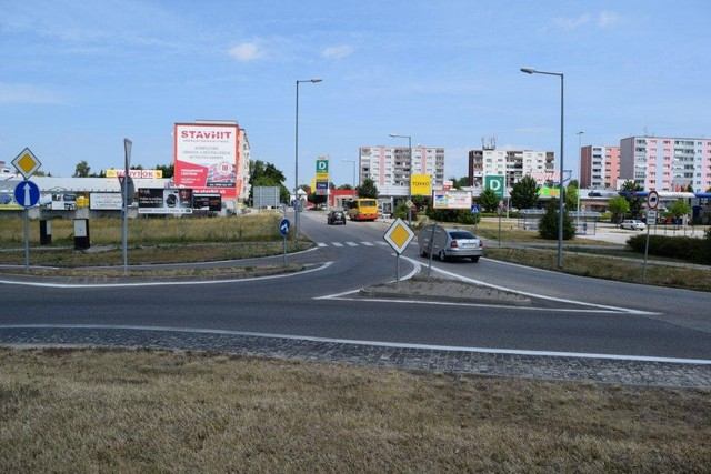 V Piešťanoch zrazil cyklistku a ušiel, polícia po šoférovi pátra