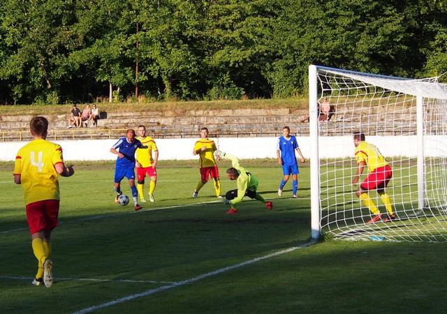 Futbal, 7. liga B: Borovce vyhrali v Chtelnici, Piešťany zdolali Pečeňady