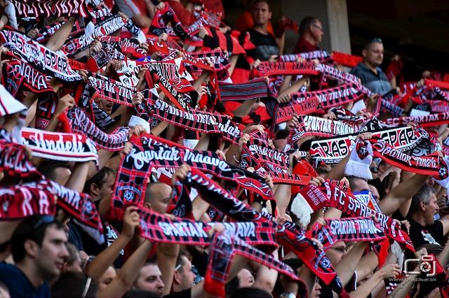 Koniec zákazu piva pred futbalom! Bročka sa dohodol s políciou na uvoľnení režimu