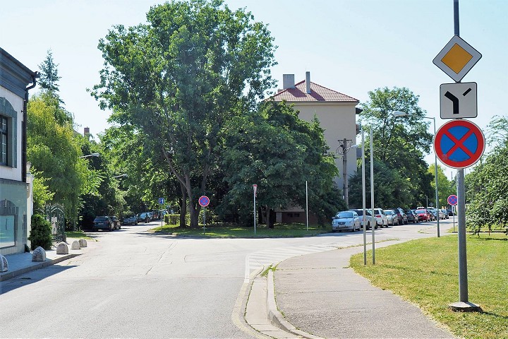 V uliciach Trnavy budú nové parkovacie automaty, prinesú moderné funkcie