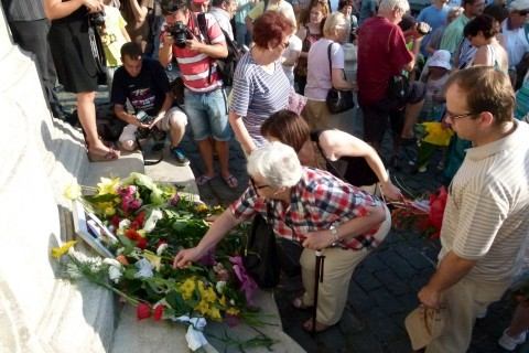 Podporu odvolanému arcibiskupovi môžete prejaviť v piatok