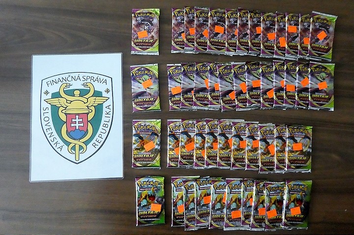 Colníci zaistili falošné kartičky Pokémonov, predávali sa aj v Trnave