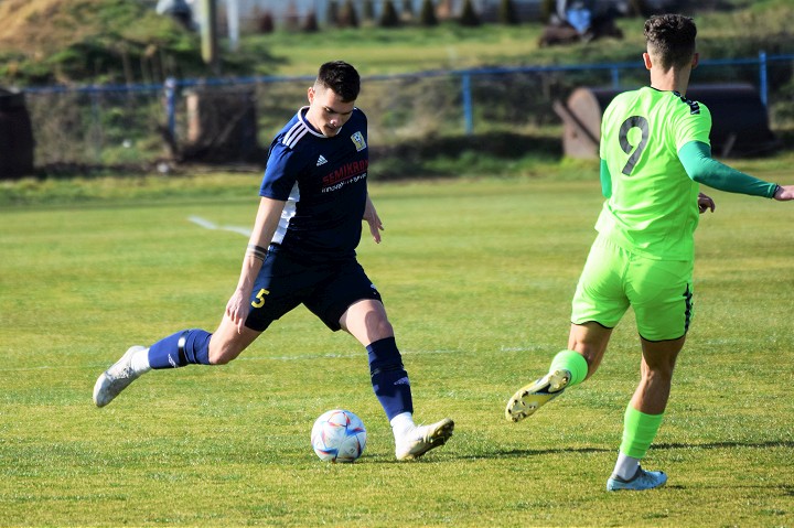 Futbal, 5. liga: Vrbové sa priblížilo Prievidzi, Hlohovec zjavne ožil