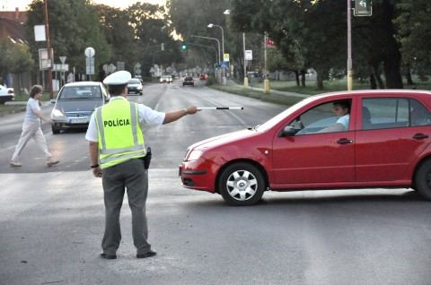 Pokazené semafory vystresovali vodičov, ráno sa zrazili dve autá
