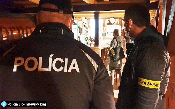 V Piešťanoch našli opitých mladistvých, bary v Hlohovci plnili len dospelí
