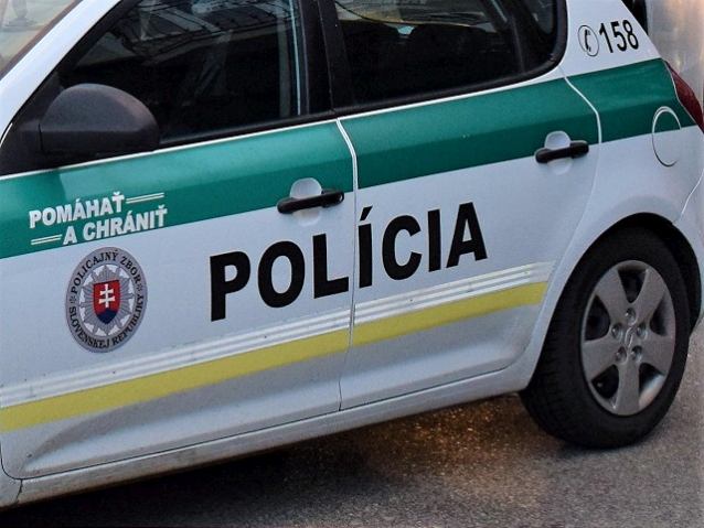 Dopravná nehoda: Medzi Dechticami a Dobrou Vodou havaroval autobus