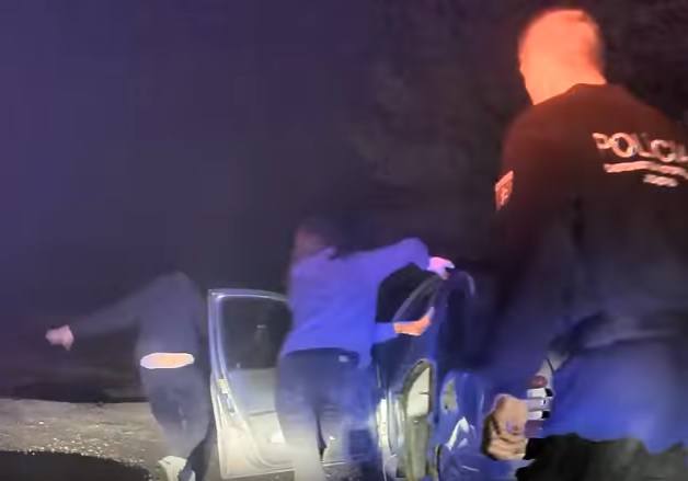 Súd s policajtmi: Za kopance do ženy po divokej naháňačke majú problémy