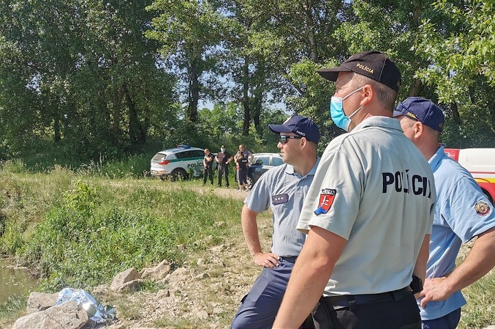 Kúpanie vo Váhu skončilo tragicky, chlapcovo telo našli bez známok života