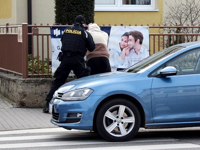 Polícia vykonala v Trnave protidrogovú raziu, obvinili tri osoby