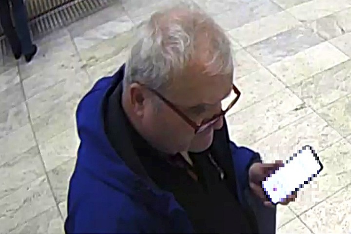 Polícia pátra po osobe, ktorá neoprávnene používala cudziu platobnú kartu