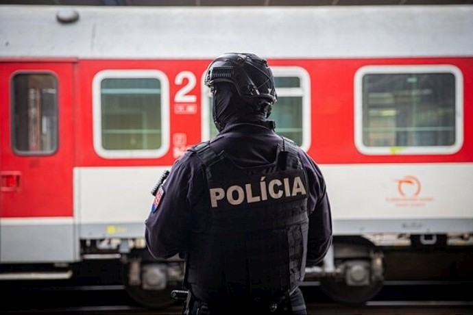 Polícia vyzýva obete incidentu z vlaku, aby sa prihlásili