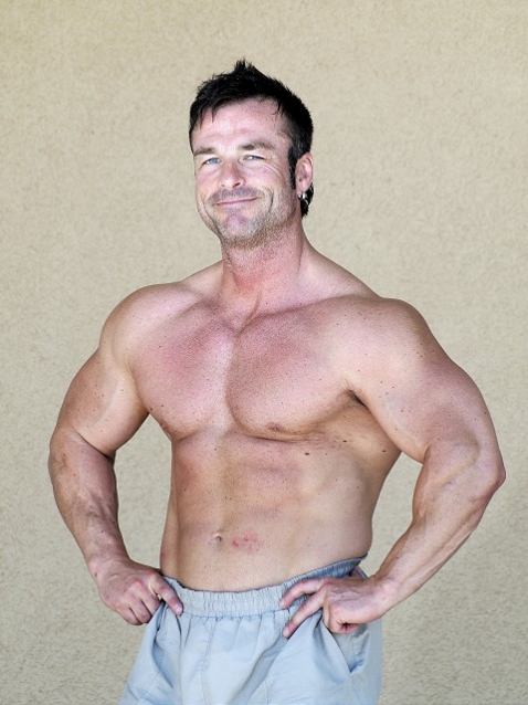 Aj Michelangelov David by mu postavu závidel