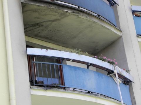 Požiar na Hlinách: Na fajčenie doplatili ohňom