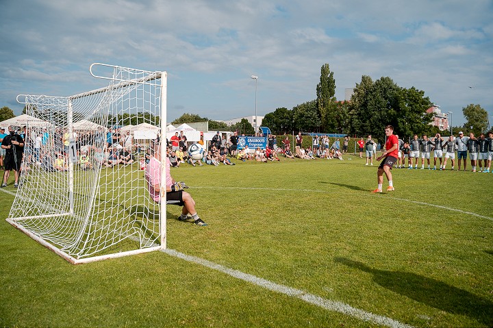 Šmykľavka Ronaldo/Messi, súboje na PS5 a hlavne futbal. Prengo Cup sa blíži