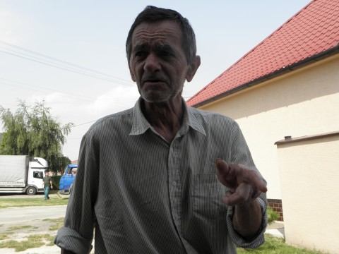 Lúpež za bieleho dňa: Pre peniaze sa dôchodcovi vyhrážal smrťou