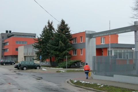 Mesto chcelo ušetriť štátu peniaze, ten ho za to pokutuje