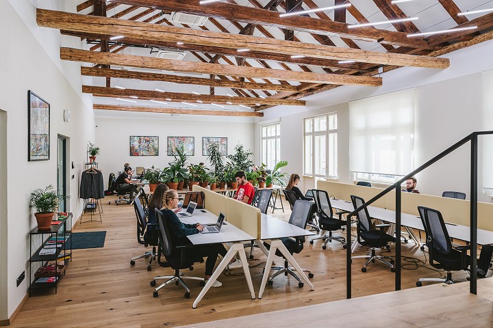 Nádvorie Coworking otvorilo v Trnave štipendijný program pre mladé talenty