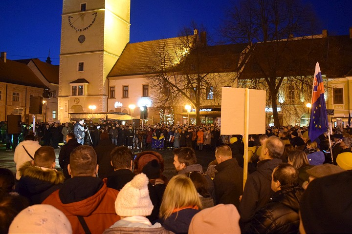 Opozičné strany zvolali v Trnave zhromaždenie Stojíme na správnej strane