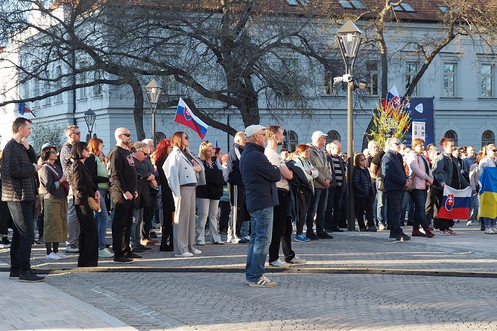 Premiér Fico má v Trnave diskutovať s mladými, aktivisti chystajú protest