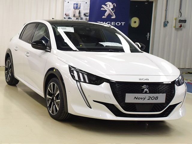 Trnavská automobilka darovala štyrom školám svoje vozidlá na študijné účely