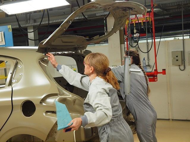 Trnavská automobilka od januára zvyšuje platy