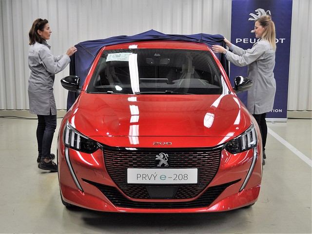 Trnavská automobilka ukázala svetu svoj prvý elektromobil