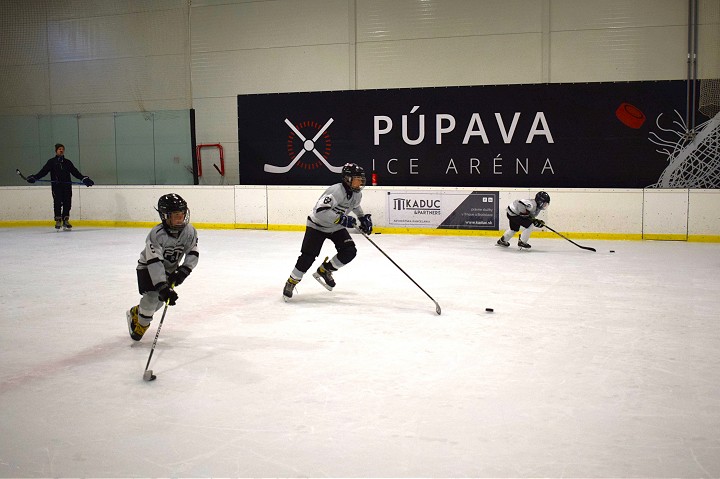 Rodinné korčuľovanie v Trnave: Púpava ice aréna je otvorená pre verejnosť