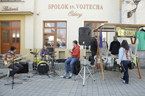 Trnavským rínkom zneli džez i klasika, postaralo sa o to Rádio Bunker