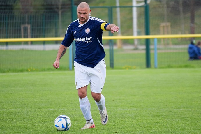 Futbal, dohrávky: Madunice deklasovali Horné Orešany, Modranka vyhrala
