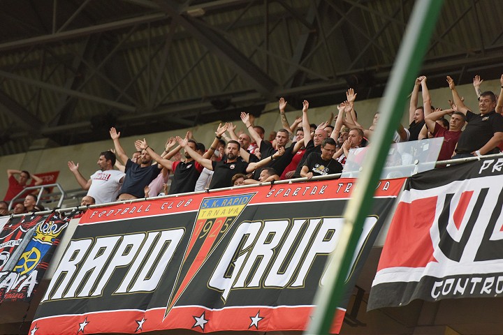 Rapid oslavuje sto rokov od založenia, klub z Tulipánu dal Spartaku farby