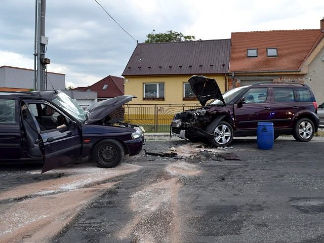 Nehodu v Ratnovciach zavinil mladík bez vodičského oprávnenia