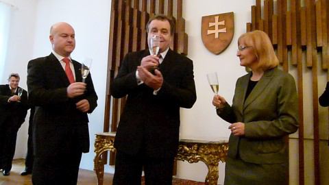 VIDEO: Hostí na novoročnej recepcii vítali nové tváre